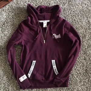 Lightweight V-Neck zipper hoodie. Maroon color
